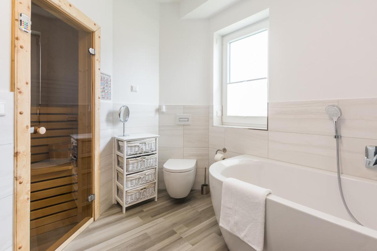Luxus-See-Domizil Mit Sauna, Kamin Und Boot-130 Qm Fuer 6 Personen Krakow am See Bagian luar foto